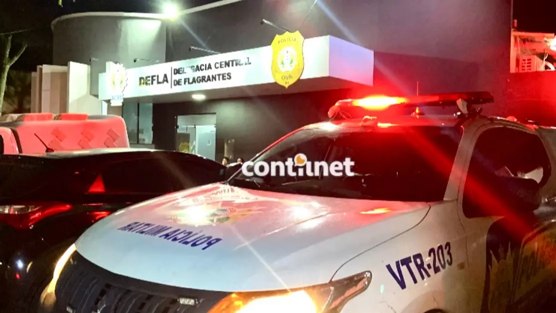 PM apreende arma de fogo e prende três pessoas suspeitas de integrar facção na capital