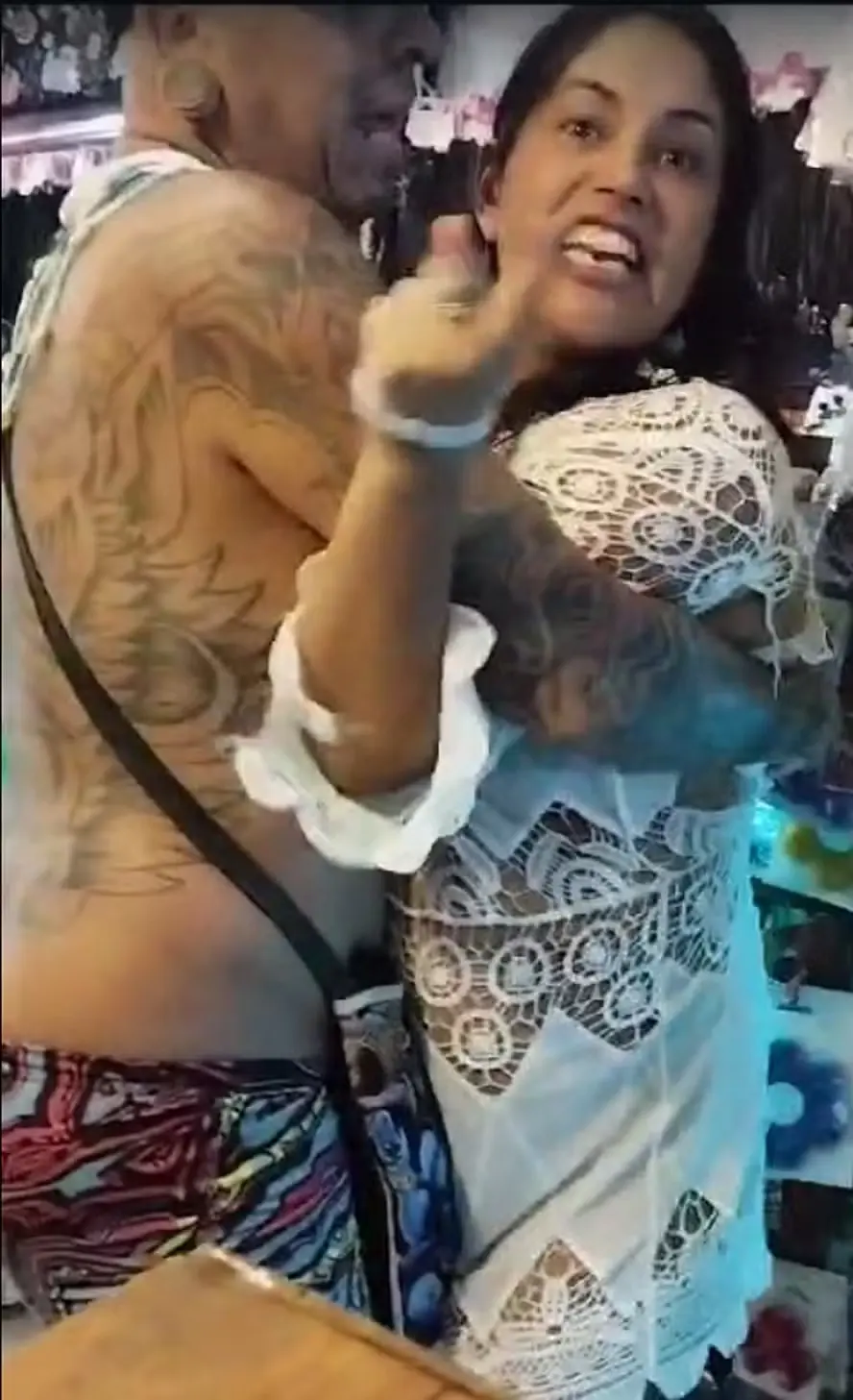 Mulher ataca comerciante judia: ‘Vou te pegar, maldita sionista’; vídeo