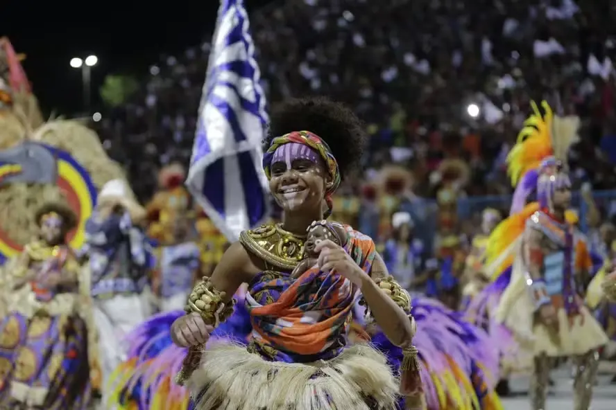 Carnaval 2024: onde assistir aos compactos dos desfiles das escolas de samba do segundo dia