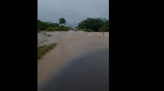 Dia inteiro de chuvas?: os estragos e as rodovias interditadas no Sul e na Zona da Mata de RO