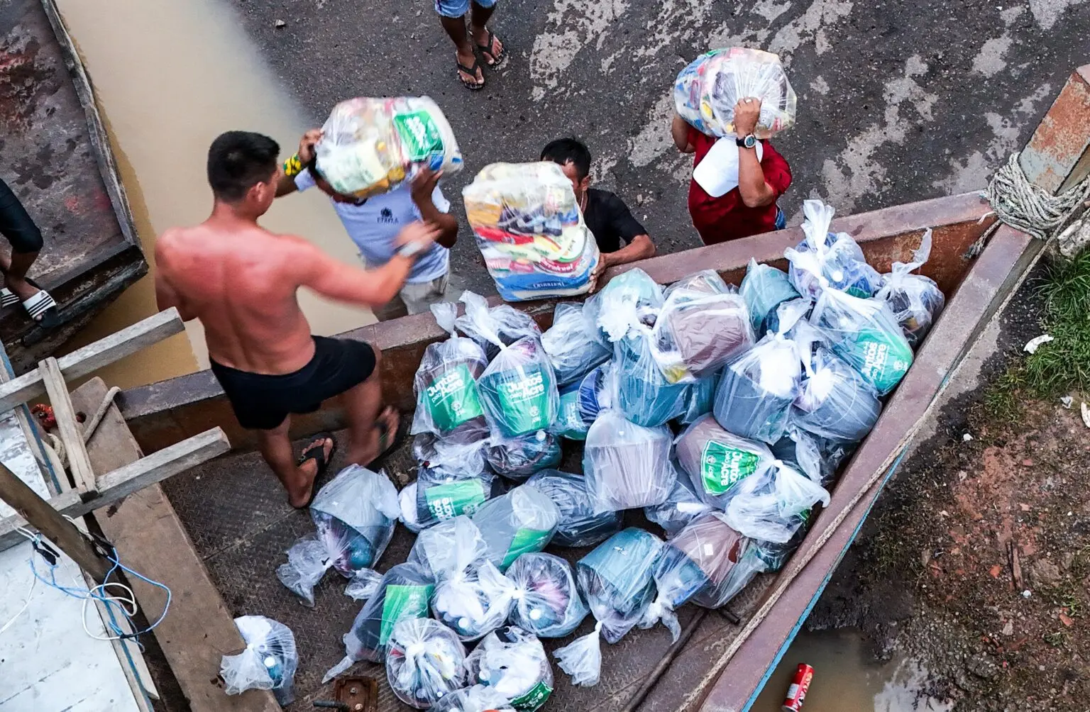 Em 15 dias, ação do governo levou quase 69 toneladas de alimentos para todas cidades atingidas pela cheia