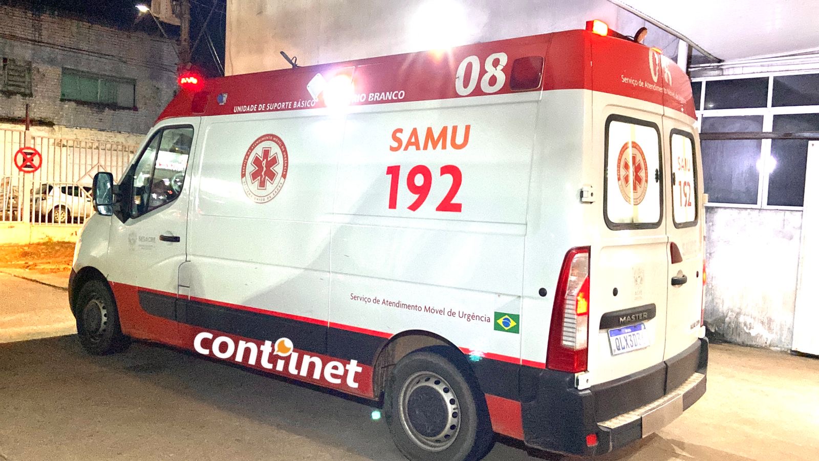 Trio de assaltantes invade construção e um deles é baleado por segurança em Rio Branco
