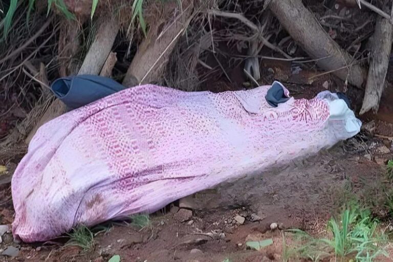 Mãe e esposa de assassino o denunciam à polícia após garis encontrar corpo de mulher enrolado em lençóis