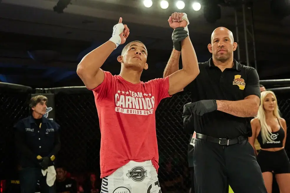 Lesionado, lutador do AC de MMA promove vaquinha para pagar cirurgia de quase R$ 50 mil nos EUA