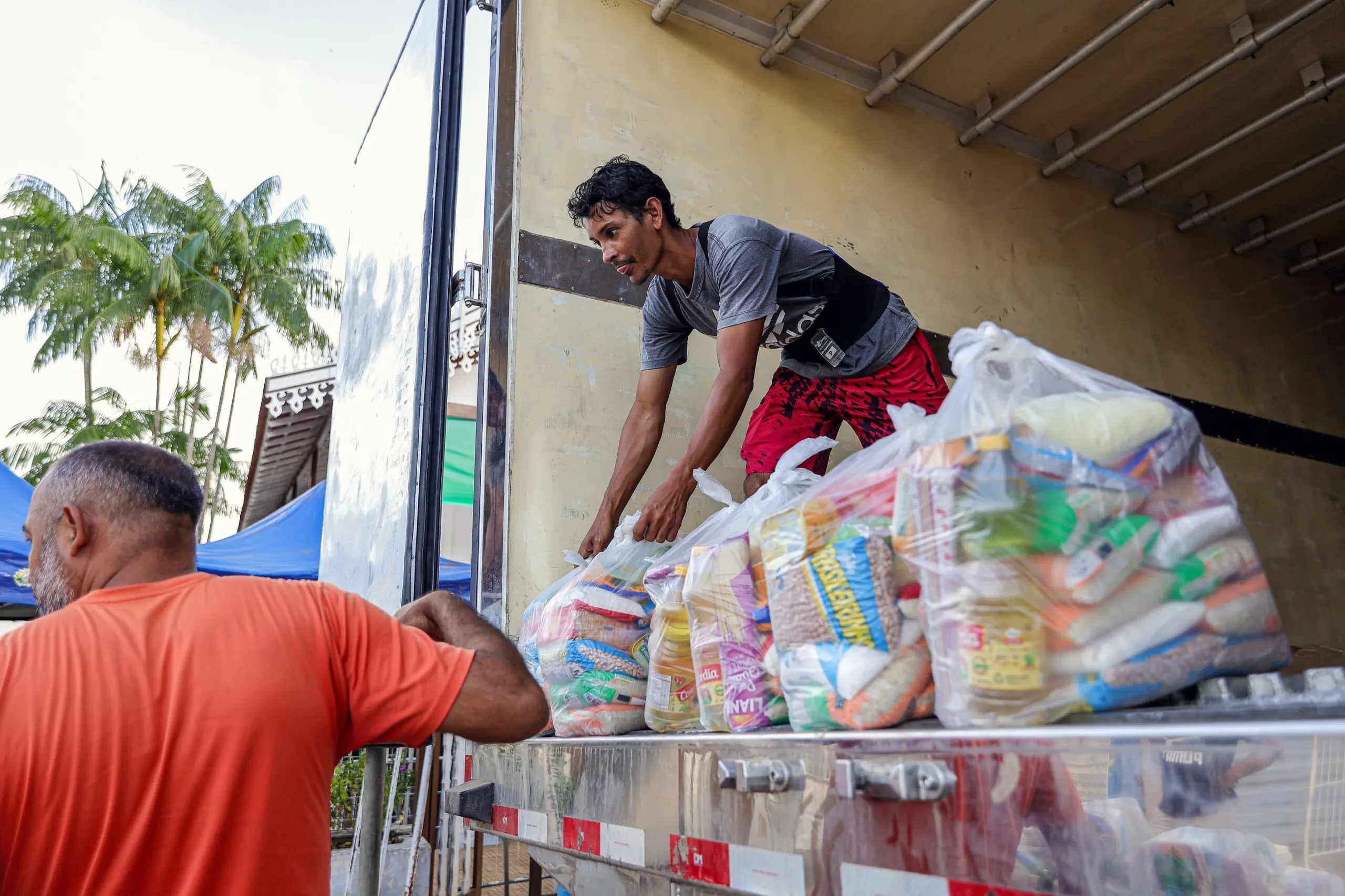 Pais do governador Gladson Cameli realizam doações à campanha Juntos Pelo Acre