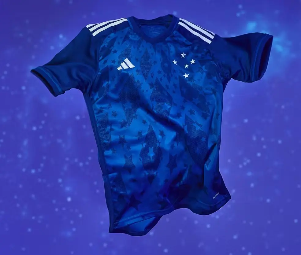 Cruzeiro lança nova camisa para a temporada 2024; veja