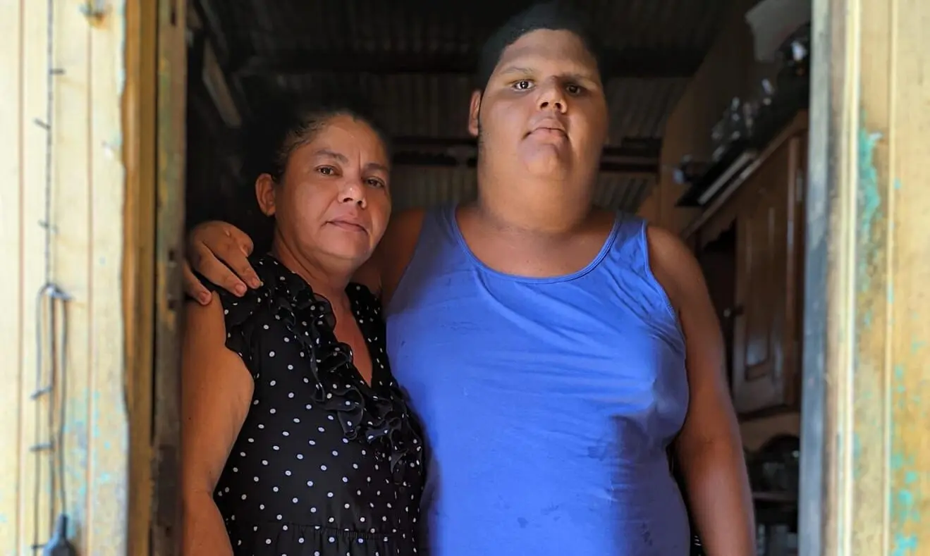 Com filho autista, acreana luta contra câncer de ovário e família pede ajuda para realizar cirurgia