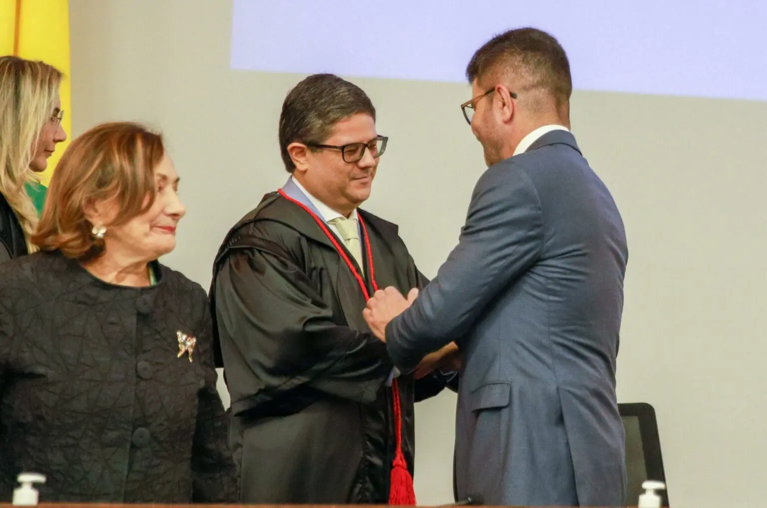 Gladson Cameli prestigia posse de novo juiz do Tribunal Regional Eleitoral
