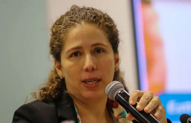 Concurso público: mais 10 mil vagas são previstas até 2026, segundo ministra