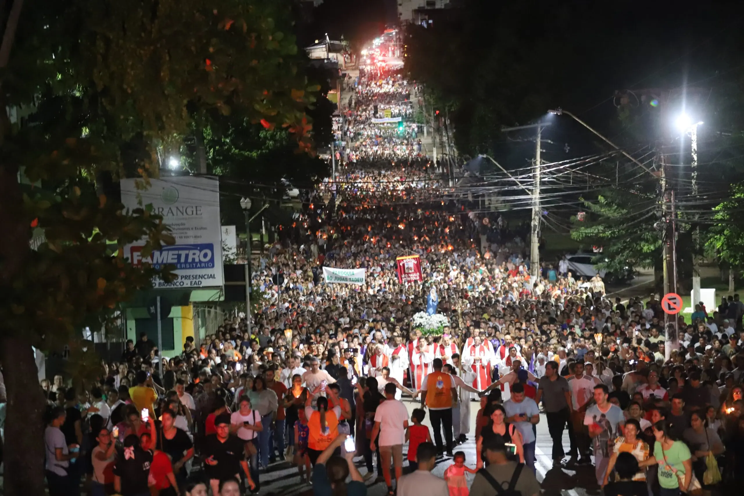 Sexta-feira Santa: procissão leva milhares de fiéis às ruas de Rio Branco; FOTOS