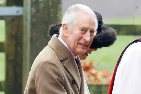 Palácio de Buckingham revela real estado de saúde do rei Charles III