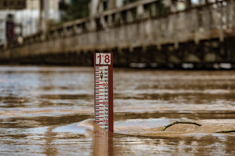 Rio Acre continua baixando na capital e volta à marca de 17,65 metros, diz Defesa Civil Rio Acre continua baixando na capital e volta à marca de 17,65 metros, diz Defesa Civil