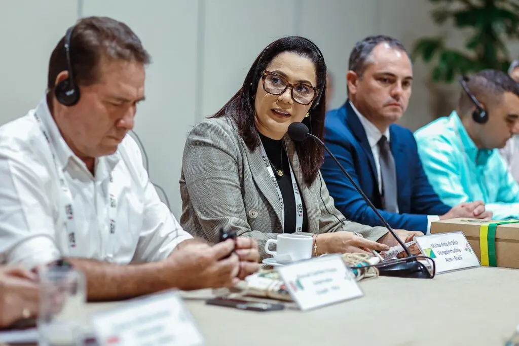 Acre participa de reunião com governadores na Bolívia para debater nova economia florestal