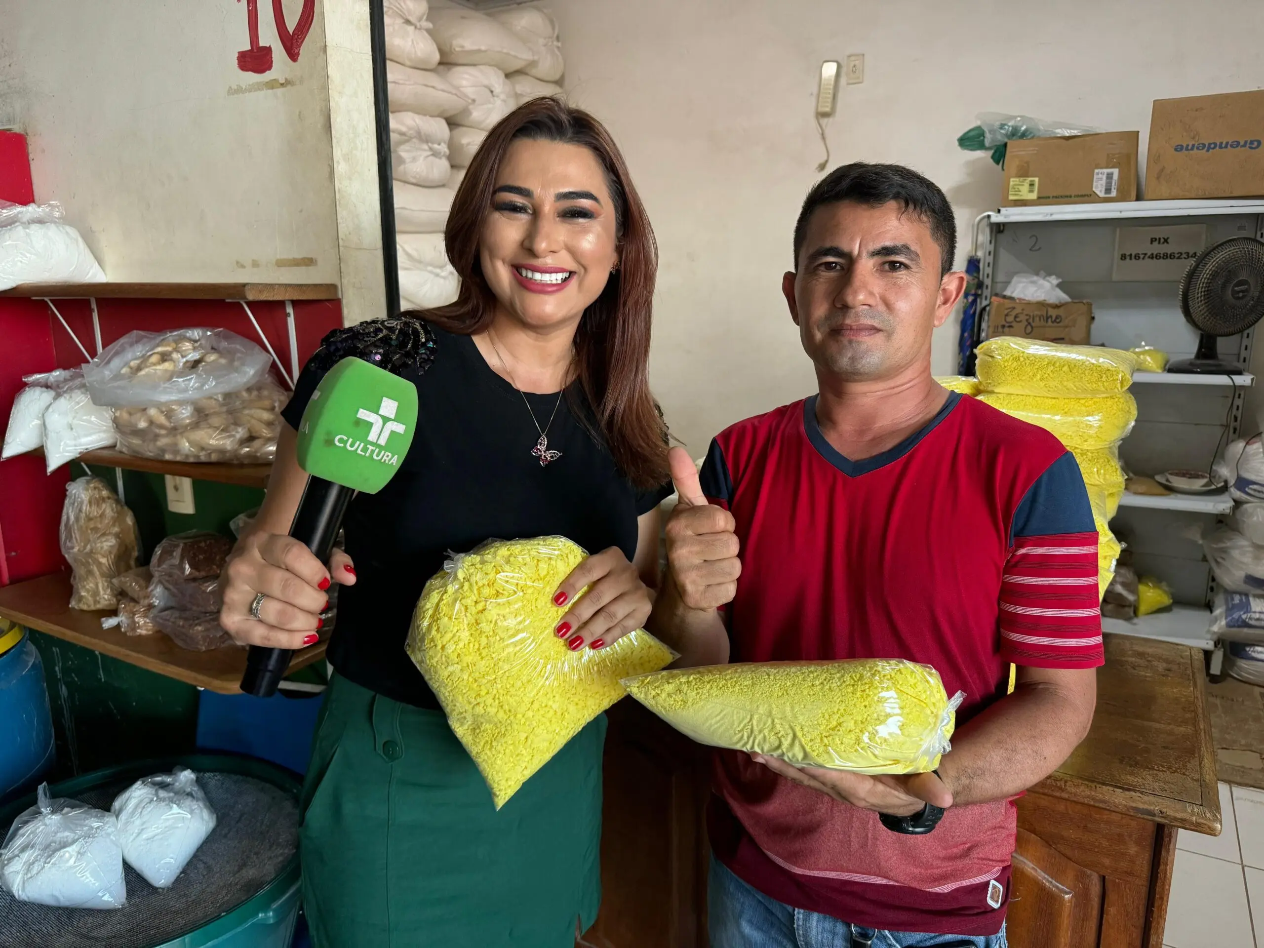 Katiana Aguiar visita o Mercado Municipal de Tarauacá, ponto da famosa farinha da região; VÍDEO