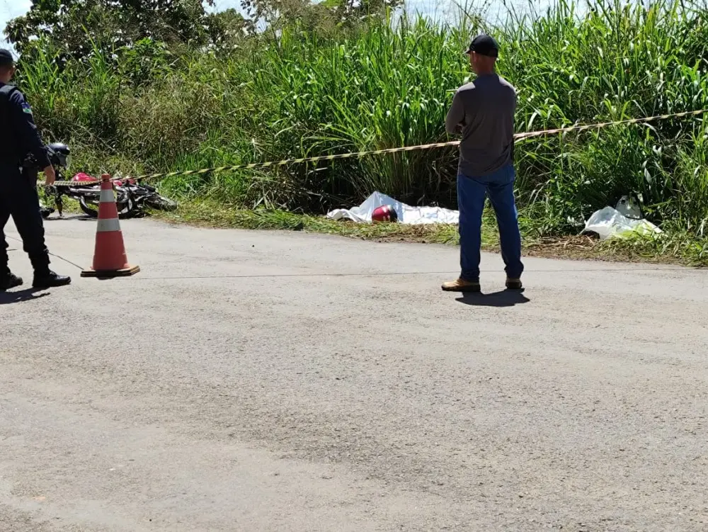 Duas pessoas ficam feridas e outras morre em acidente envolvendo motos em rodovia