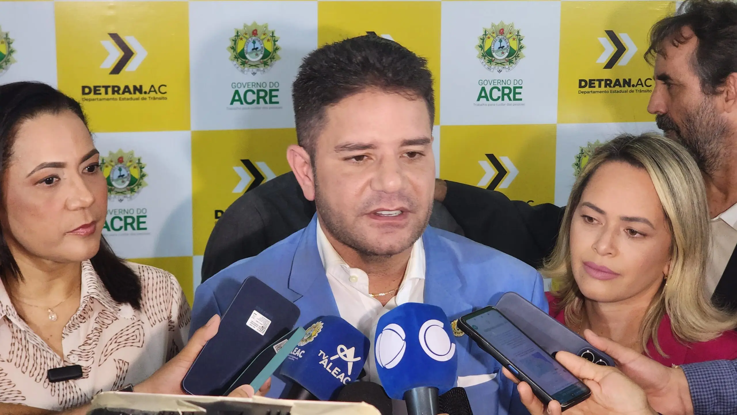 Gladson diz que deverá se reunir com Alan Rick e Coronel Ulysses: “Estou de braços abertos”