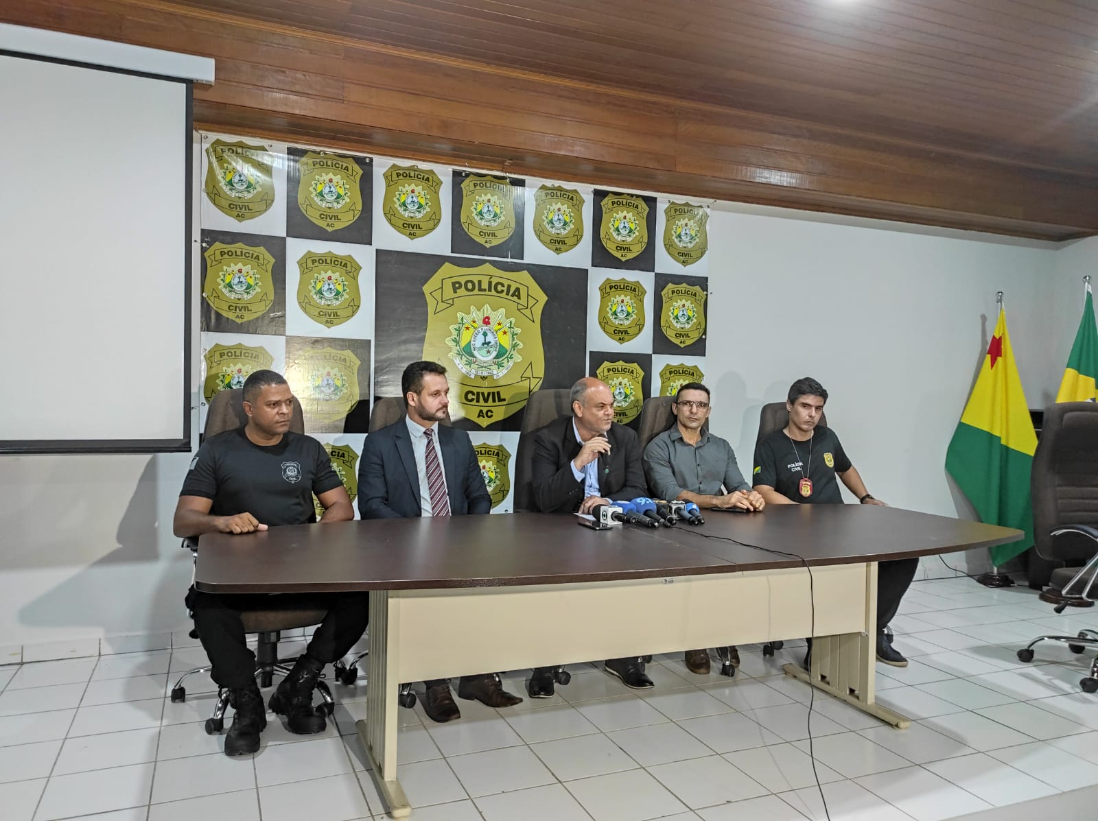 Em operação, funcionário é preso suspeito de contribuir em rebelião em presídio no Acre