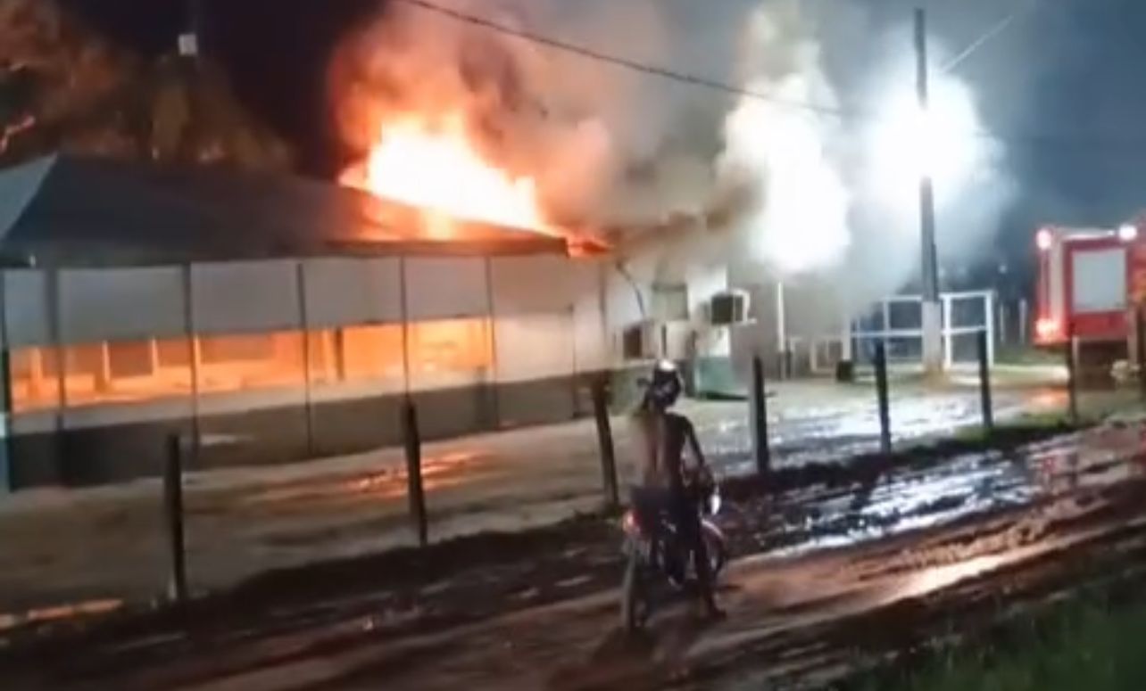 Vídeo mostra chamas consumindo escritório da empresa Zopone em Tarauacá