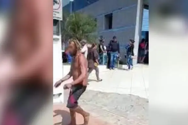 Grávida de 7 meses nega dinheiro a pessoa em situação de rua e leva soco na barriga