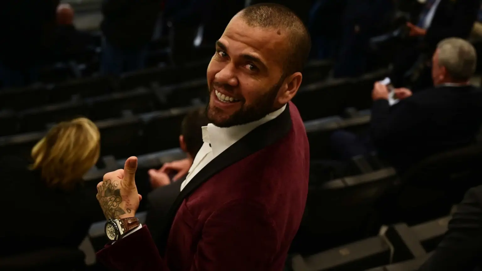 Daniel Alves quita dívida com a Neymar; veja valor