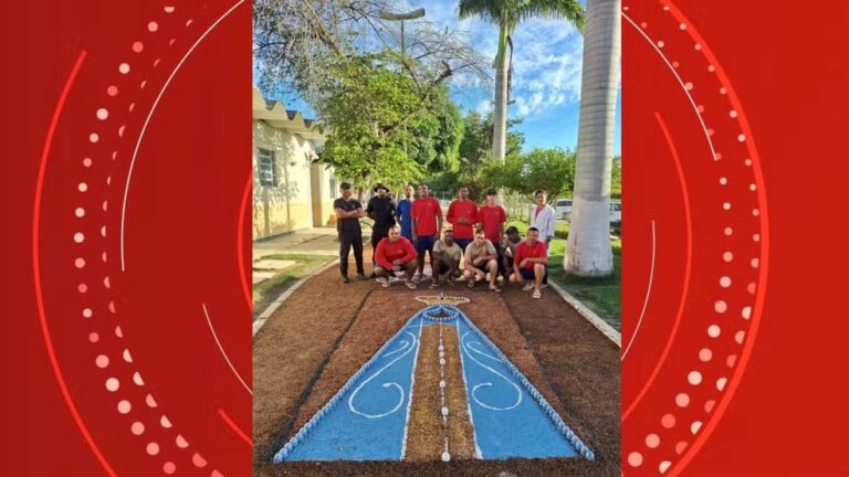 VĂDEO: Detentos fazem tapetes de Corpus Christi dentro de presĂdios