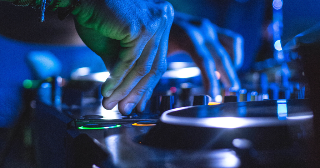 Amupac realiza curso de DJ gratuito neste sábado, na Concha Acústica; veja detalhes