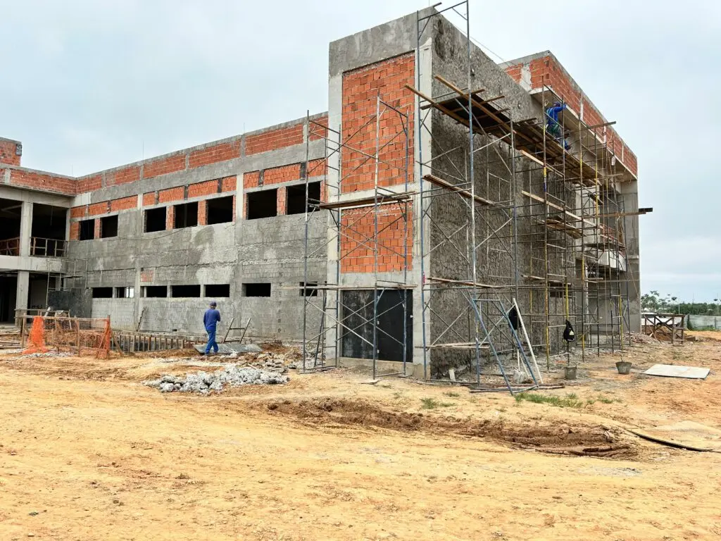 Secretaria de Obras avança na construção dos prédios da nova maternidade e da Controladoria-Geral do Estado