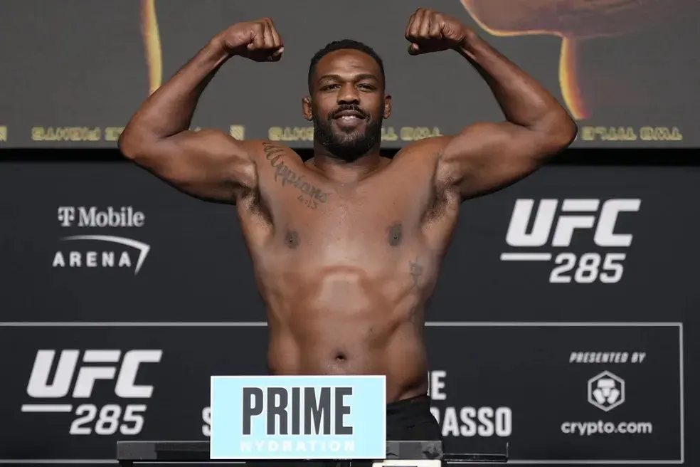 Jon Jones admite enfrentar Poatan: “Maior luta que o UFC pode fazer”