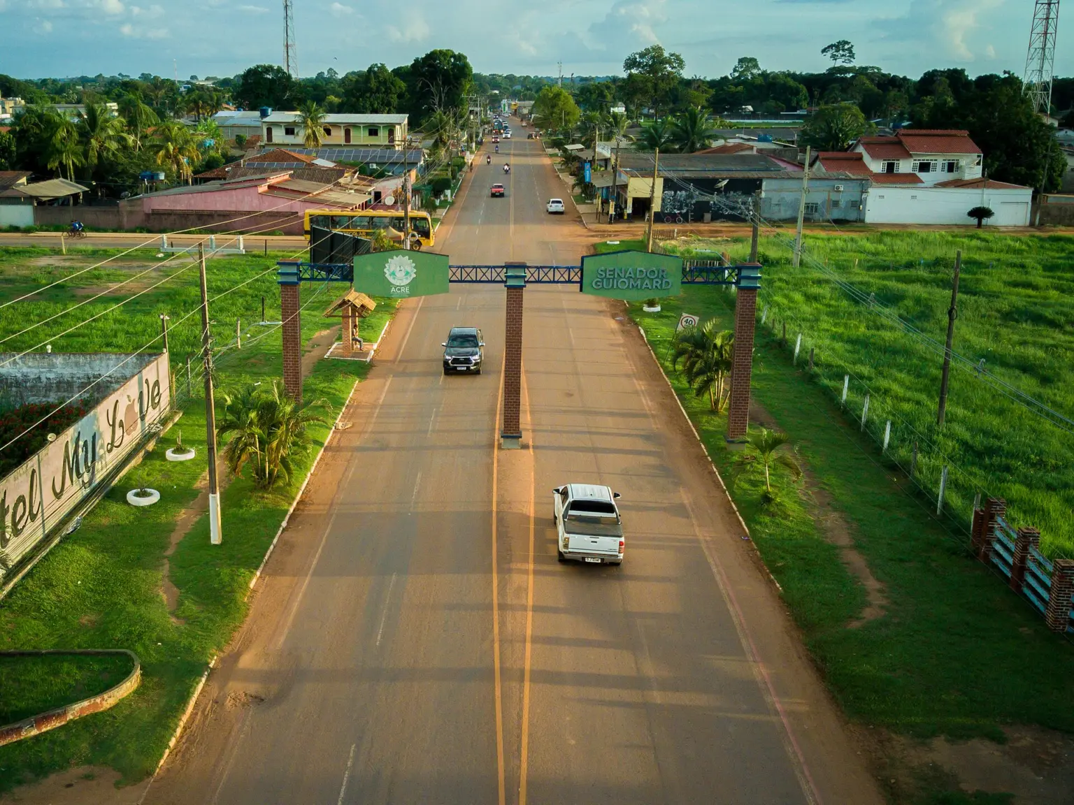 Prefeita, vice-prefeito e vereadores vão a Brasília e deixam cidade do Acre sem representante