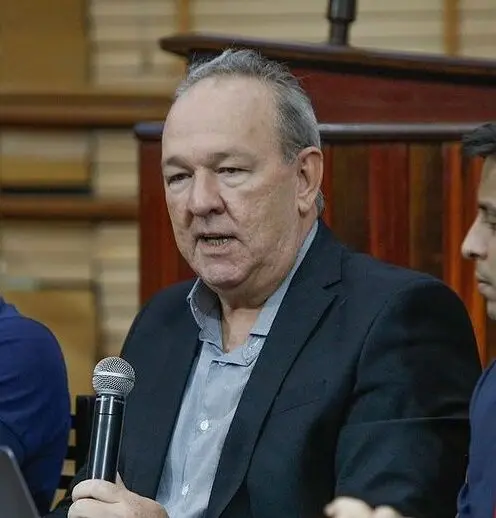 Gladson tem um forte esteio no Governo, que vem solucionando muitos problema nos bastidores