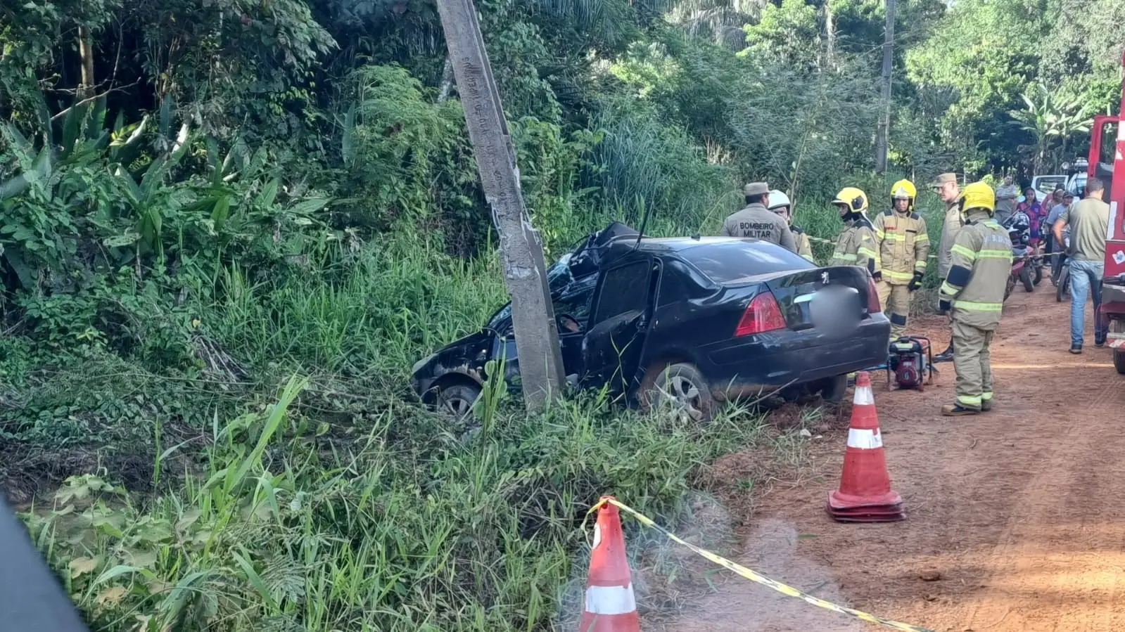 Empresário morre após perder controle de carro e bater em poste de energia em Rio Branco