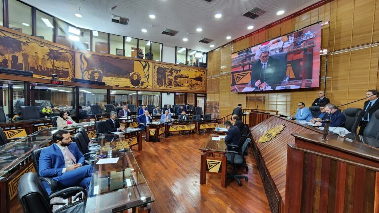 Governo envia projeto à Aleac que altera PCCR dos servidores da Educação; entenda