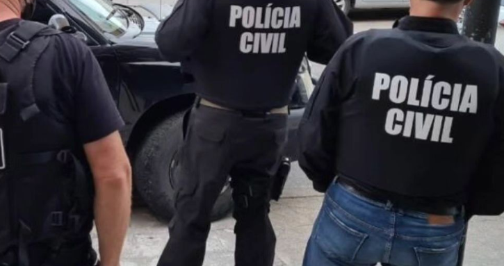 Criminosos disfarçados de policiais civis rendem idosos durante assalto em Porto Velho