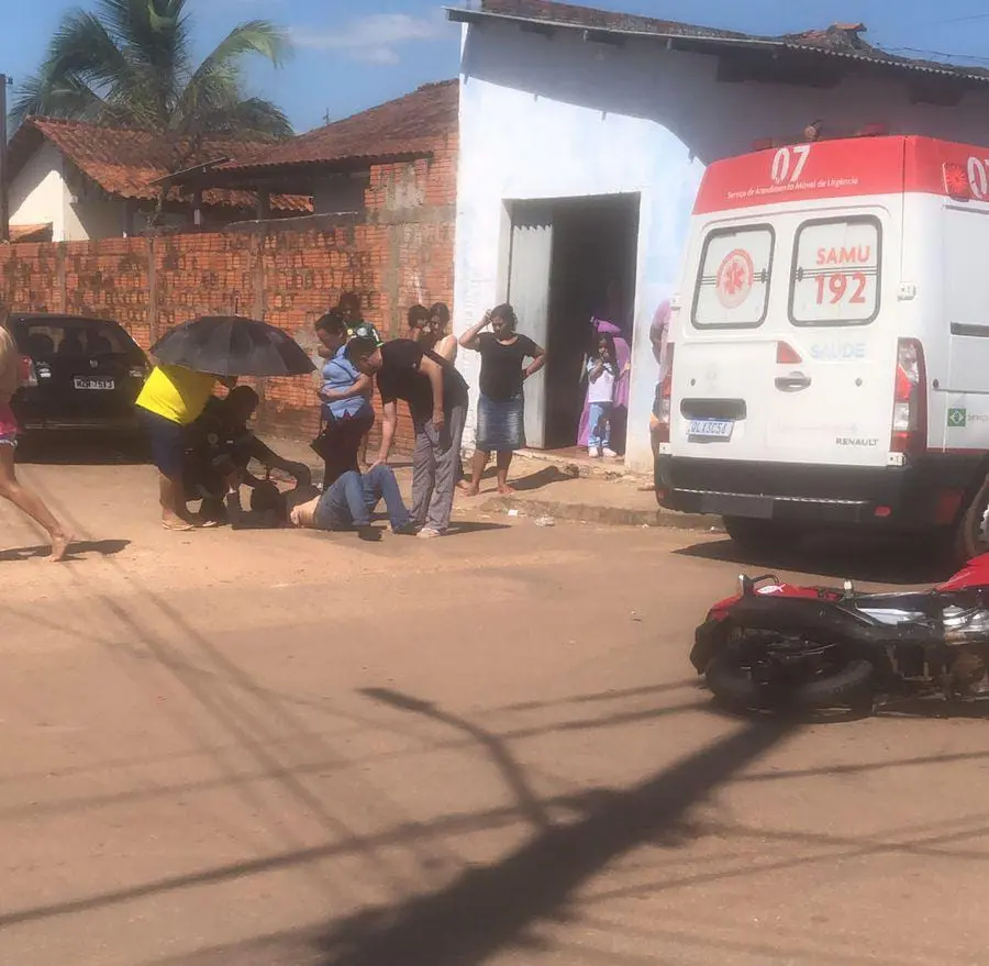 Entregador sofre acidente, bate cabeça no asfato e vai parar no Pronto-Socorro em estado grave