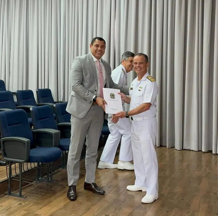 Ulysses pede à Marinha a instalação de base de fuzileiros navais para o combate ao tráfico no Juruá