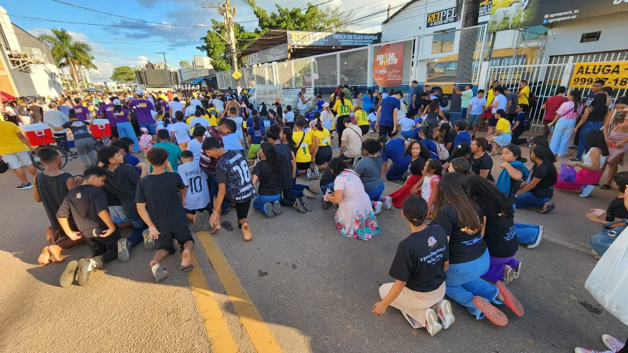 Marcha Para Jesus faz intercessão em lembrança às vítimas da enchente no Rio Grande do Sul