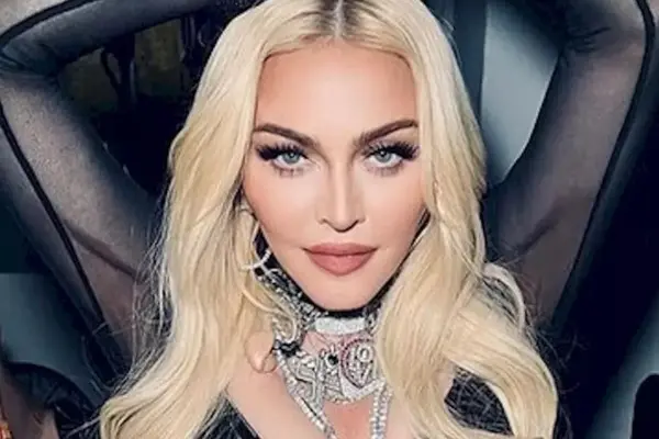 Cabeleireira de Madonna se irrita com fã folgado: “Que p* é essa?”