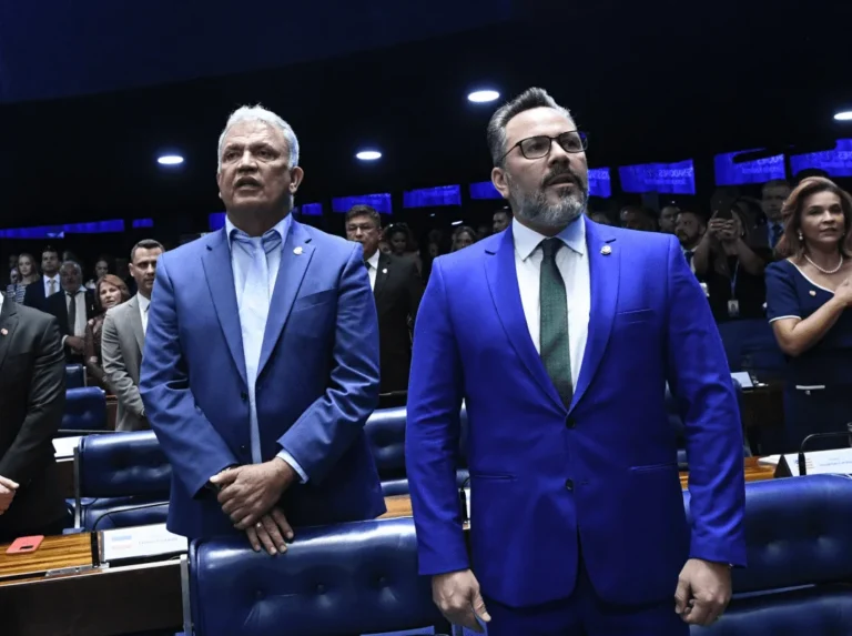 Alan Rick acusa Petecão de copiar projeto que aumenta voos no Acre e os dois discutem no Senado