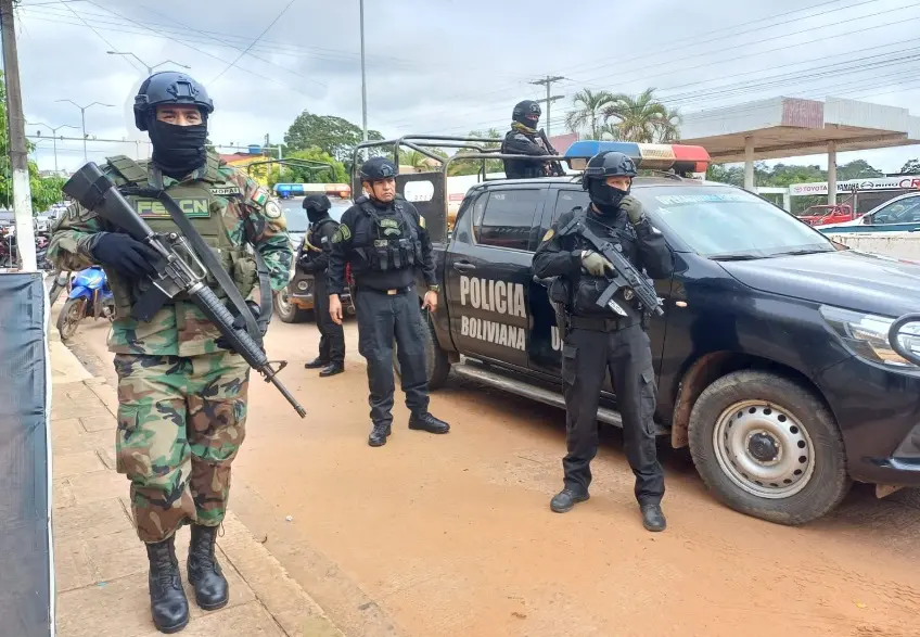 Vídeo mostra momento em que homem é preso na Bolívia acusado de homicídios e extorsão