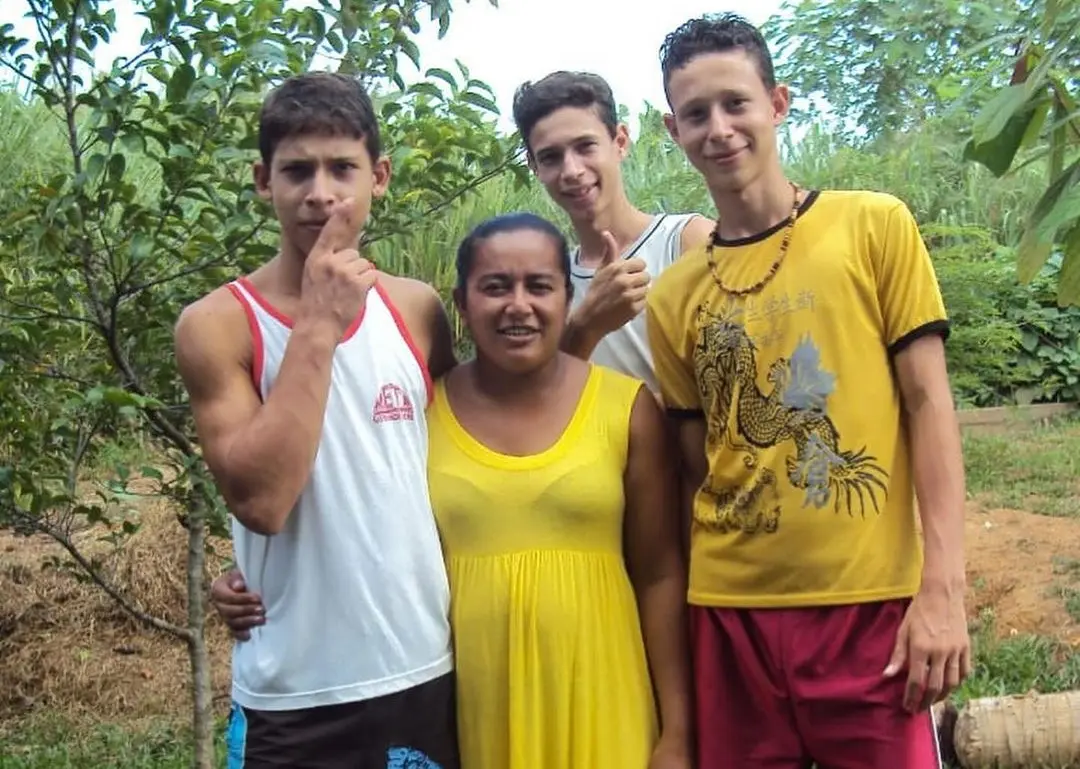 Ramon Dino compartilha momentos de amor e gratidão no Dia das Mães; veja fotos