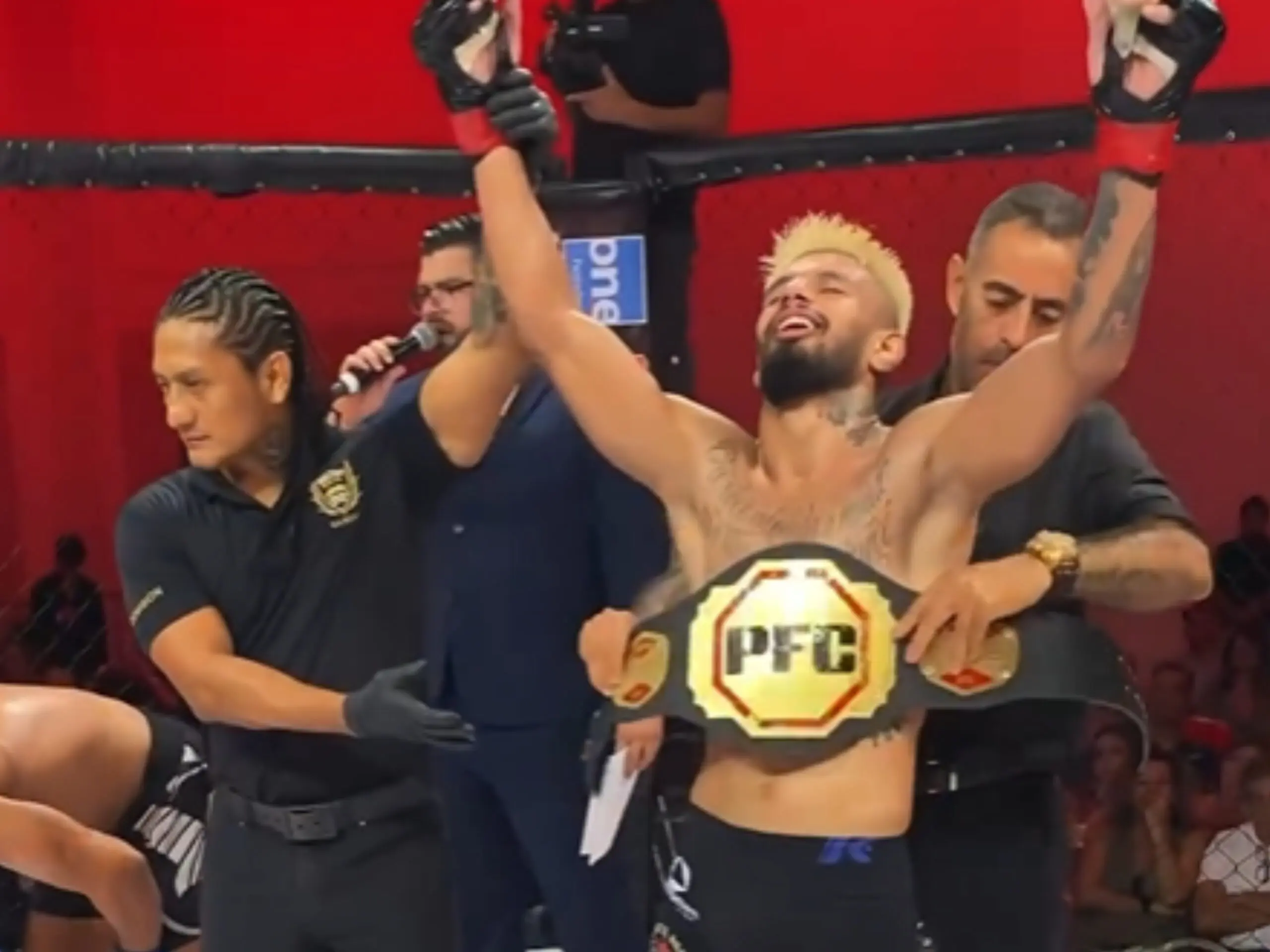 Campeão: acreano Thomas Bryan vence disputa contra venezuelano e ganha cinturão no México