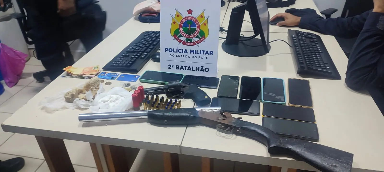 Polícia captura 8 pessoas armadas que pretendiam se vingar após morte de faccionado