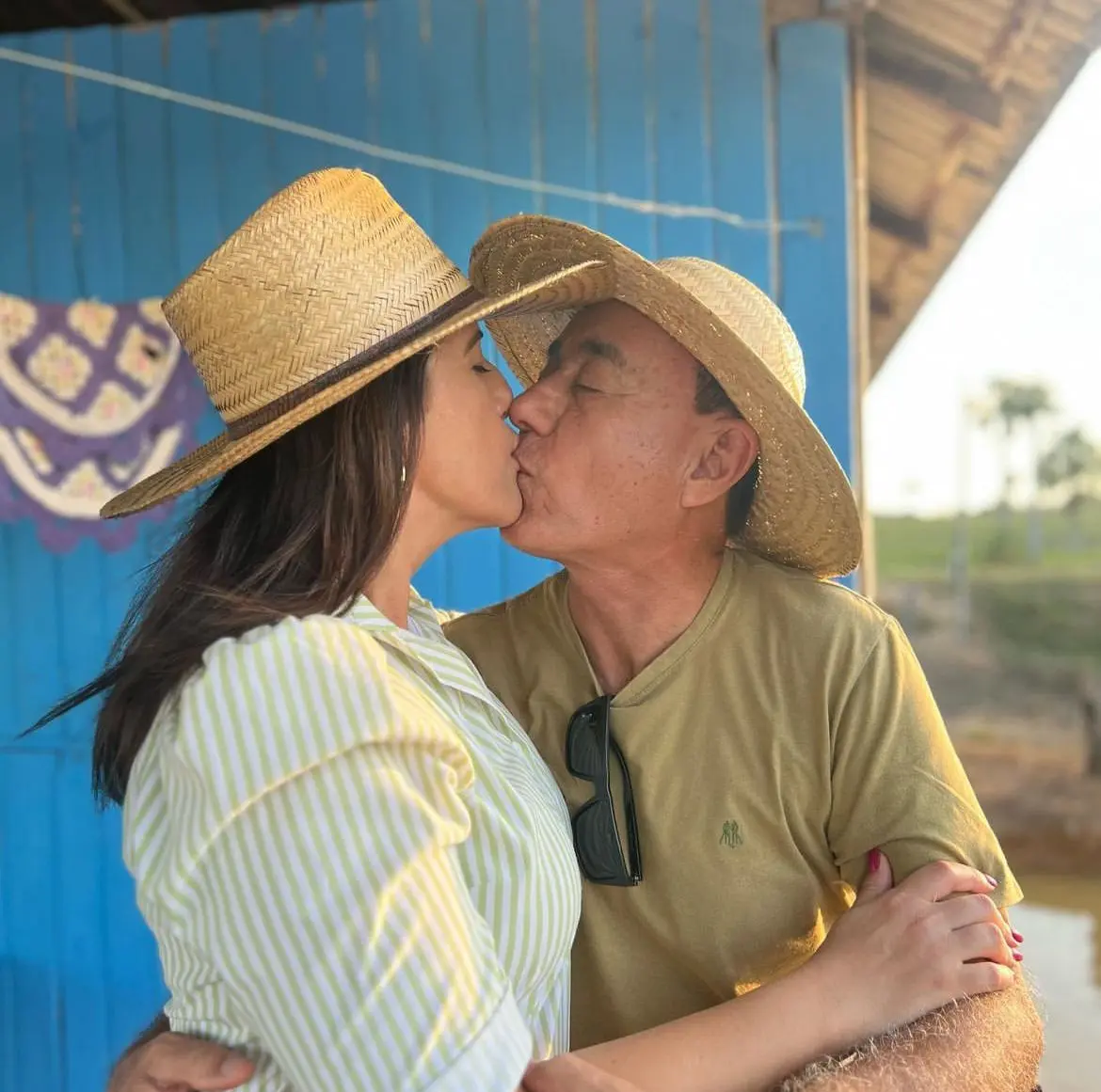 Só love: Bocalom se declara para namorada em publicações nas redes sociais