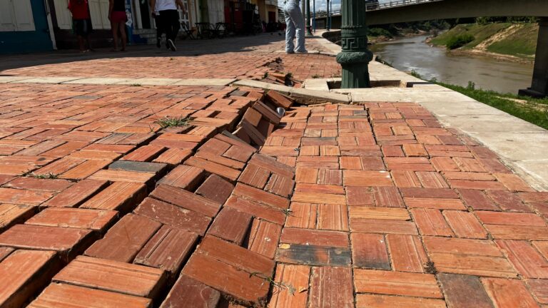 MPAC instaurou um inquérito para apurar as rachaduras do calçadão