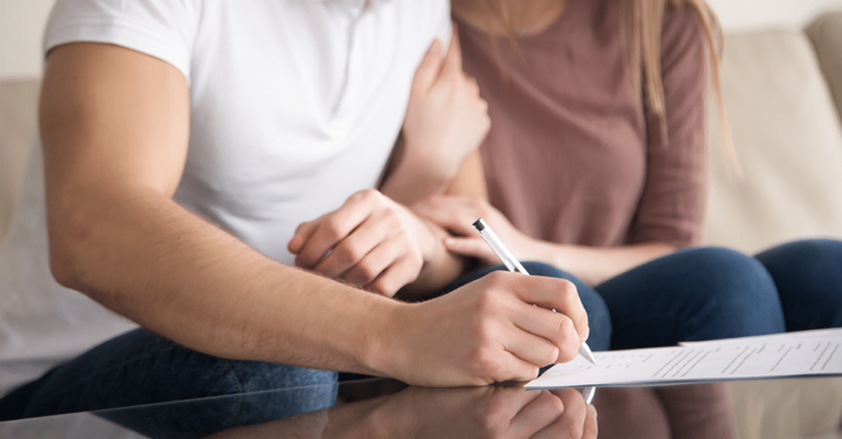 “Quer namorar comigo? Então, assina aqui!”: entenda quais as vantagens do contrato