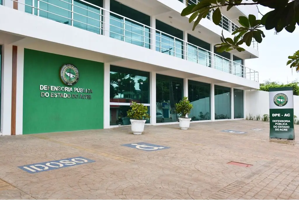Gladson nomeia novas defensoras públicas aprovadas em concurso da DPE; veja quem são