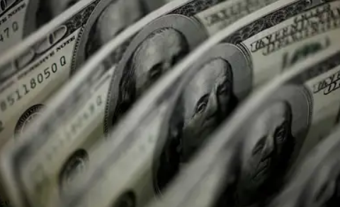 Dólar sobe para R$ 5,35 em meio à expectativa de juros nos EUA