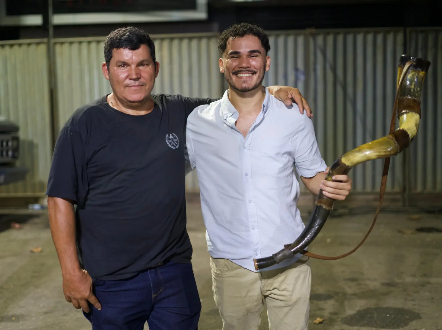 Berrante de ouro: jovem que aprendeu a tocar com o pai ganha concurso e leva R$ 5 mil