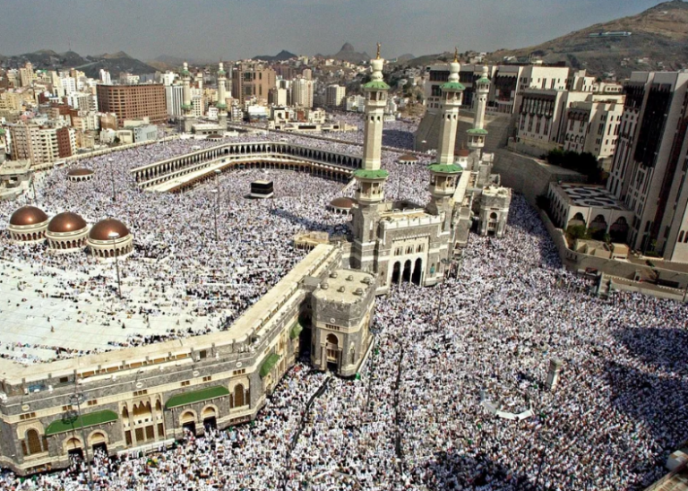 Quase 600 muçulmanos morrem devido a forte calor durante peregrinação a Meca