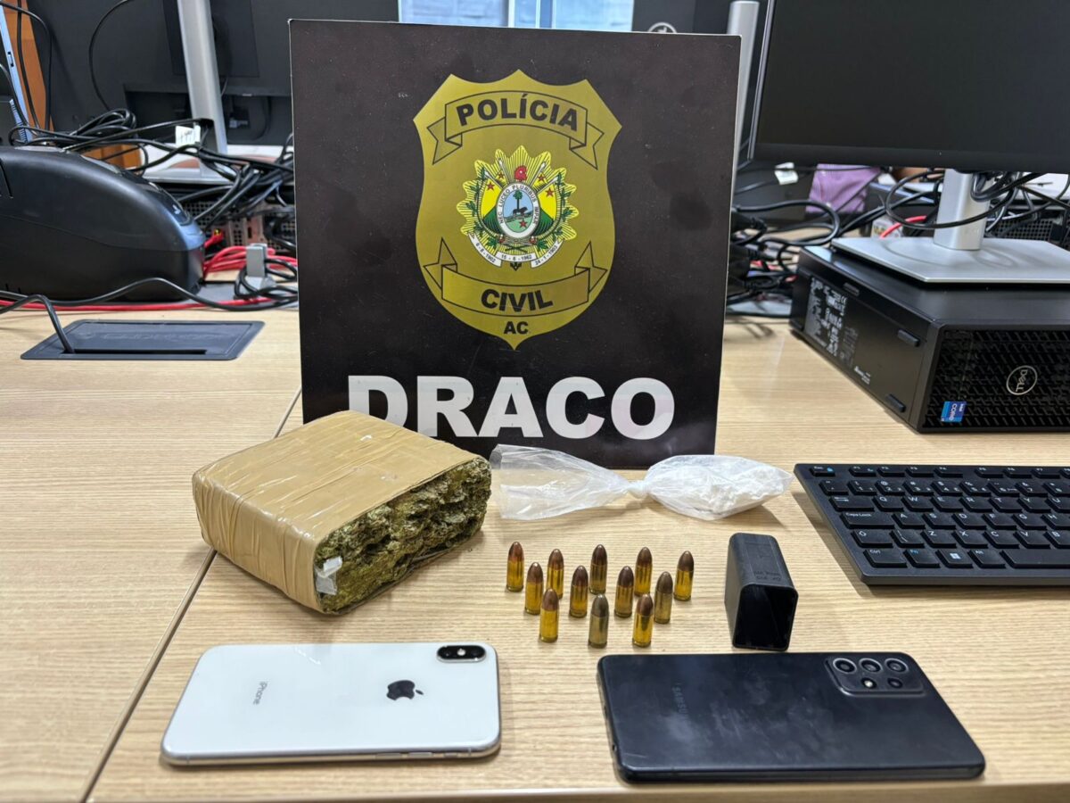 Polícia prende oito pessoas e apreende celulares, droga e munições durante operação Polícia prende oito pessoas e apreende celulares, droga e munições durante operação